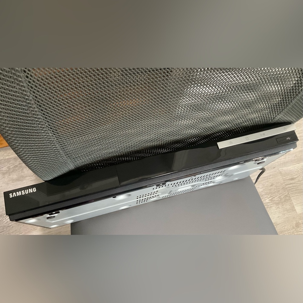 Blu-ray player - Picture 2 of 3